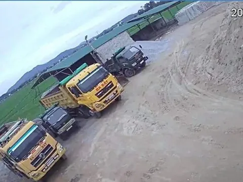 Yên Thành (Nghệ An): Ngang nhiên "biến" hàng nghìn m2 đất nông nghiệp thành nơi tập kết vật liệu xây dựng