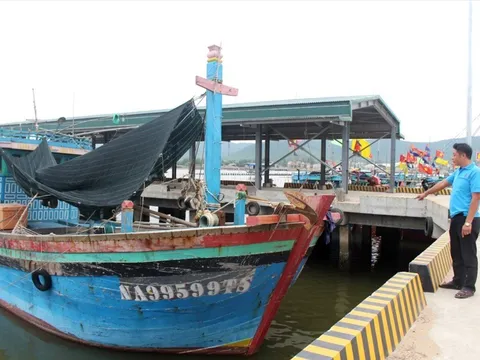 Nghệ An: Vì sao chủ trương hỗ trợ ngư dân bám biển vẫn nằm trên giấy?