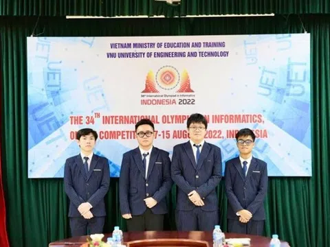 Học sinh lớp 11 chuyên KHTN giành HCV Olympic Tin học quốc tế