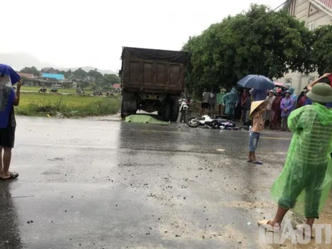 Hà Tĩnh: Va chạm với ô tô tải, nam thanh niên tử vong tại chỗ