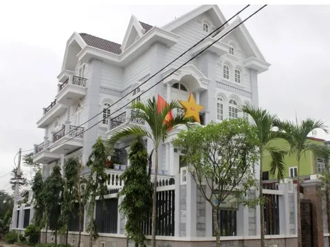 Làng đại gia xứ Nghệ biệt thự san sát, xế sang không đếm xuể