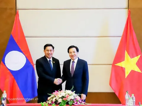 Hội đàm giữa hai Bộ trưởng, Chủ nhiệm Văn phòng Chính phủ Việt Nam – Lào