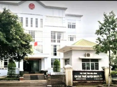 Cán bộ Thuế cấu kết cùng người nhà bán hoá đơn khống