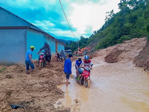 Nghệ An: Sau mưa lũ hơn 20 bản ở huyện miền núi bị cô lập nghiêm trọng