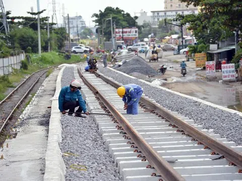 Thiếu mặt bằng thi công, dự án cải tạo tuyến đường sắt Bắc-Nam "trễ hẹn"