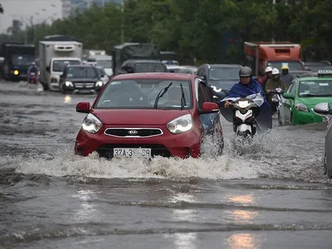 Sau khi lái ôtô trong mưa bão, làm ngay việc này để tránh hỏng xe