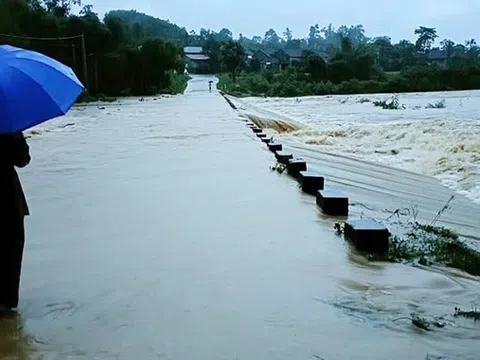 Nghệ An: Mưa lớn do hoàn lưu bão số 4, 3 người chết và mất tích, nhiều khu dân cư bị cô lập