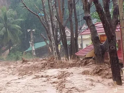 Lũ quét kinh hoàng ở huyện miền núi Kỳ Sơn, Nghệ An