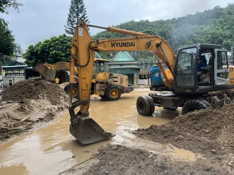 Giây phút thoát khỏi “tử thần” trong trận lũ quét kinh hoàng ở Nghệ An