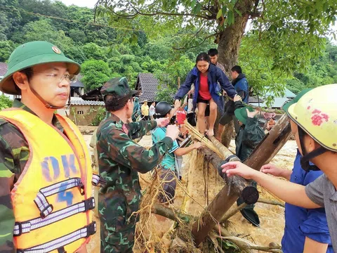 Nghệ An: Nhiều học sinh huyện Kỳ Sơn chưa thể đến trường do lũ