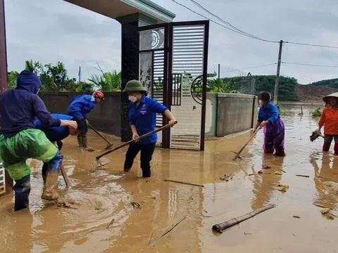 Nghệ An còn hơn 1000 nhà ngập, 2 xã đang bị cô lập