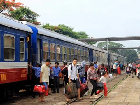 Nên nghiên cứu nâng đường sắt lên cao