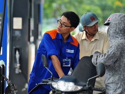 Giá xăng dầu ngày mai có thể tăng mạnh