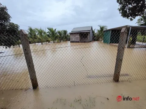 Vừa ngớt mưa 1 ngày, miền Trung lại tiếp tục chống chọi đợt mưa lớn kéo dài