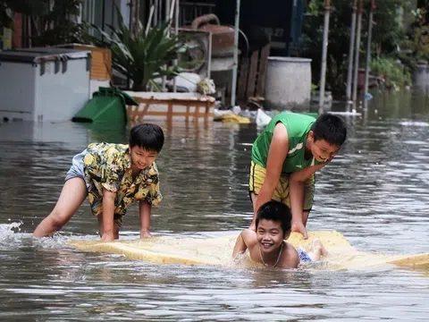 Đà Nẵng, Huế cho học sinh nghỉ học do mưa lũ