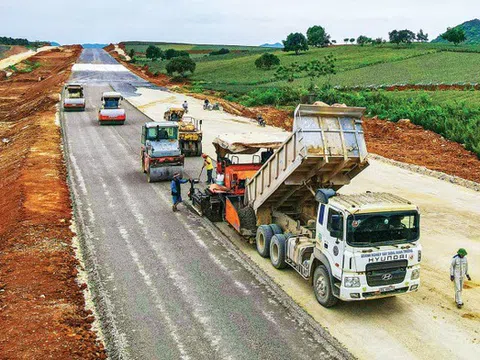 Nỗ lực vượt khó, tăng tốc đưa 4 dự án thành phần cao tốc Bắc-Nam "cán đích"