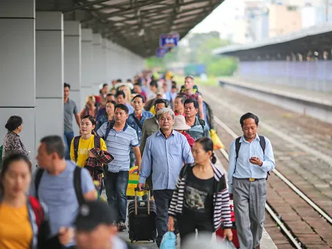 Số lượng hành khách mua vé tàu Tết Quý Mão 2023 tăng ngoài dự kiến