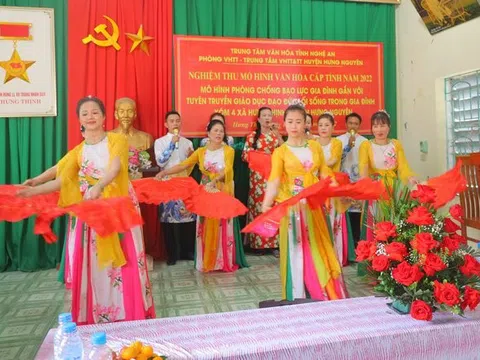 Hưng Nguyên: Nghiệm thu mô hình phòng chống bạo lực gia đình gắn với tuyên truyền giáo dục đạo đức lối sống trong gia đình xóm 4 xã Hưng Thịnh