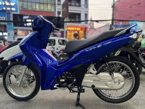 Xe máy Honda Wave 125i nhập Thái "thét giá" 86 triệu tại Việt Nam