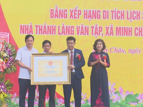 Diễn Châu đón bằng công nhận di tích lịch sử cấp tỉnh Nhà Thánh ​