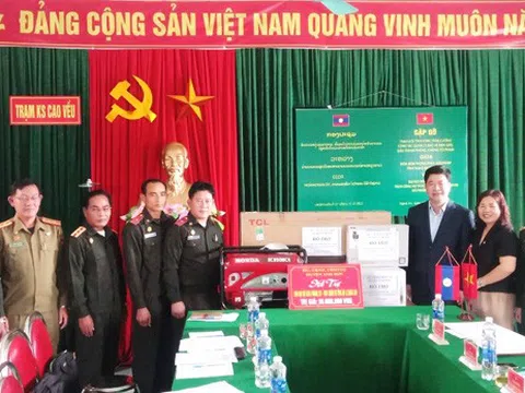 Đồn biên phòng Phúc Sơn và Đại đội biên phòng 257 bộ chỉ huy quân sự tỉnh Bôlykhămxay nước CHDC nhân dân Lào gặp gỡ trao đổi thông tin