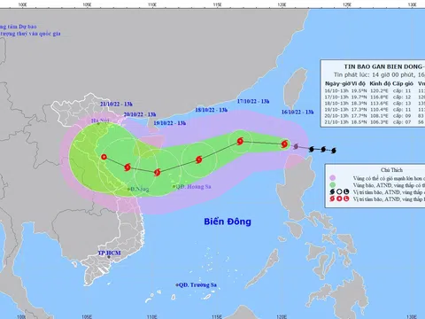 Bão NESAT sẽ đi vào Biển Đông và có khả năng mạnh thêm