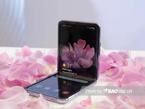 Trên tay Galaxy Z Flip: Màu sắc ảo diệu, gập gọn trong lòng bàn tay