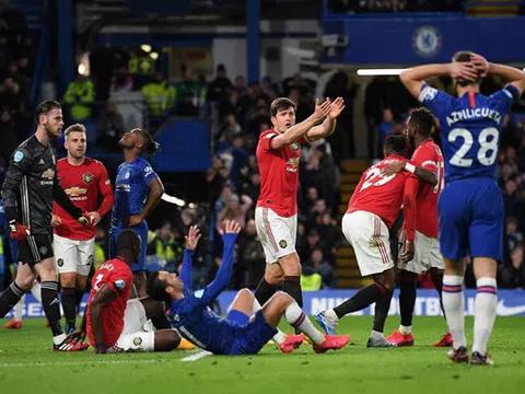 Hai tình huống gây tranh cãi dữ dội trong trận MU thắng Chelsea 2-0