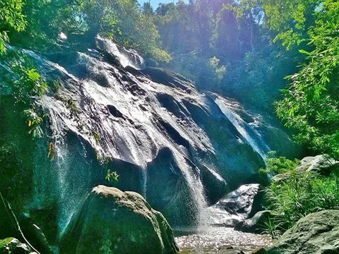 Nghệ An: Quần thể thác Bảy tầng Hạnh Dịch - Nét đẹp hoang sơ