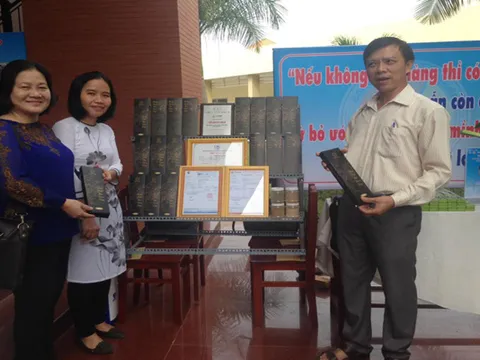 Cô giáo làng "mê" khởi nghiệp, tự nhận mình là "lính cứu hỏa"