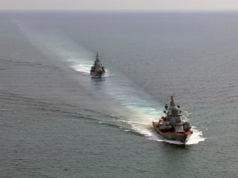 Tàu chiến Nga rượt đuổi một tàu tên lửa của hải quân Ukraine
