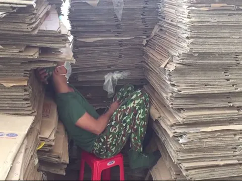 Tình nguyện viên dọn dẹp KTX ĐH Quốc gia TP.HCM thành khu cách ly: Nếu thấy cảnh này, mong một số người sẽ hiểu và bớt than thở