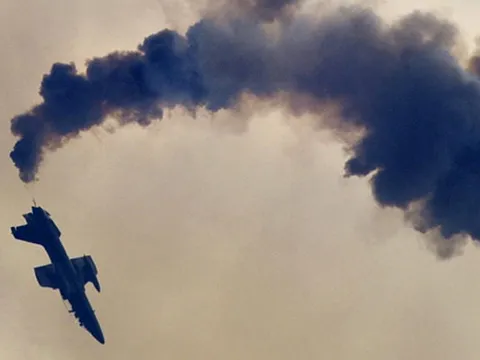 Máy bay L-39 của Nga rơi, phi công th.iệt m.ạng