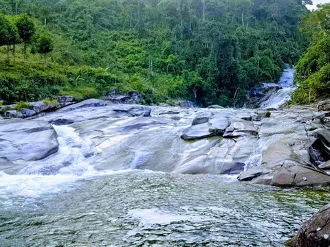 Nghệ An: Quần thể thác Bảy tầng Hạnh Dịch - Nét đẹp hoang sơ