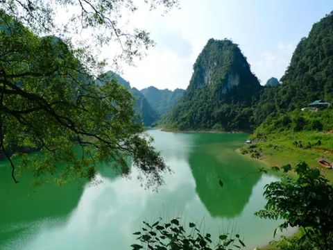 Khám phá Hồ Thang Hen Cao Bằng