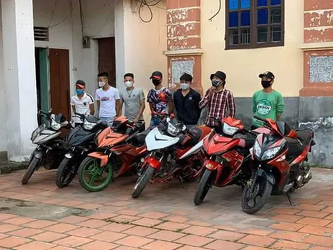 Nghệ An: Phạt tiền nhóm thanh niên tụ tập, không đeo khẩu trang giữa mùa dịch