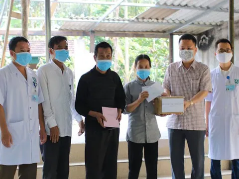 Hà Tĩnh: 160 triệu từ tấm lòng vàng đến với gia đình bị bà “hoả” ghé thăm