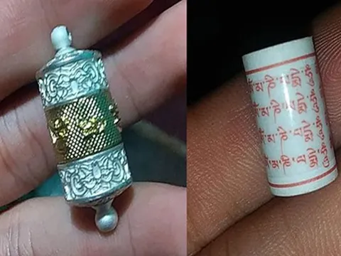 Tìm được cuộn giấy trong quyển trục mà các cụ để lại, thanh niên lên mạng hỏi ai ngờ gặp toàn cao nhân