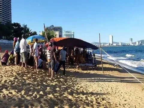 Cãi nhau với vợ, người đàn ông đi xuống biển rồi đuối nước