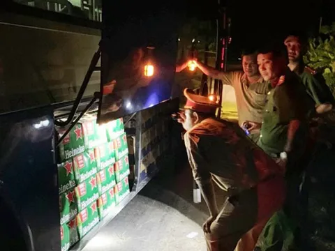 Hà Tĩnh: Một ngày bắt 5 vụ vận chuyển hàng lậu trên xe khách