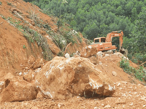 Nghệ An: Bị phạt 85 triệu đồng vì “cải tạo vườn đồi giúp dân”