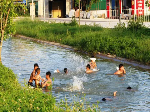 Báo động trẻ em đuối nước mùa nắng nóng ở Nghệ An