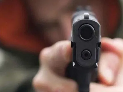 Nóng: Hai anh em ruột ở Nghệ An nổ súng loạn xạ trong đêm