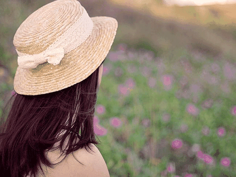 Hoang mang vì bị anh rể sàm sỡ trong khi vẫn đang ôm vợ ngủ, cháu phải làm sao đây?