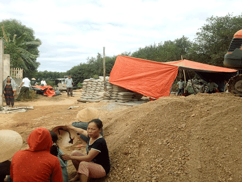 Nghệ An: Bị xe bồn cán tử vong khi tham gia làm đường nông thôn