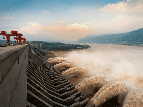 Trung Quốc thừa nhận một đoạn dài 2,4km đậр Tam Hiệp đang bị biến dạng “Nhẹ”