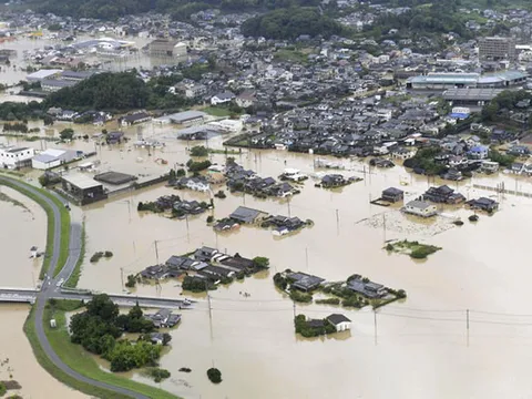 Nhật Bản lại oằn mình chống chọi với đợt mưa lũ mới