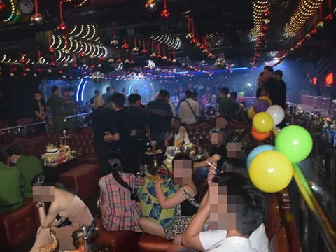 Đột kích 2 tụ điểm thác loạn của "dân chơi" ở trung tâm Sài Gòn