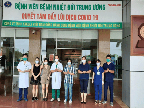 Tin vui trong ngày: 4 bệnh nhân mắc COVID-19 tại Bệnh viện bệnh Nhiệt đới Trung ương được công bố khỏi bệnh