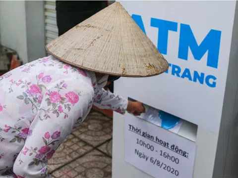 “ATM khẩu trang” miễn phí đầu tiên ở TP HCM vừa hoạt động